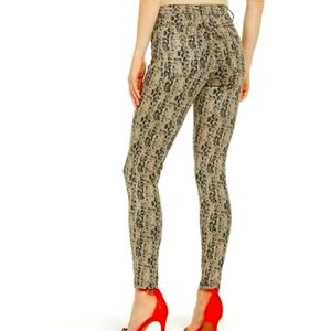 HUE Womens Ultra Soft Denim Leggings Python Print